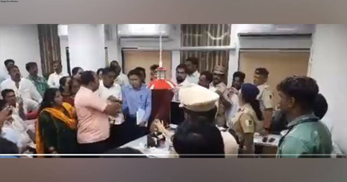Shiv Sena (UBT) leader Anil Parab booked, 4 held for assaulting Mumbai civic official